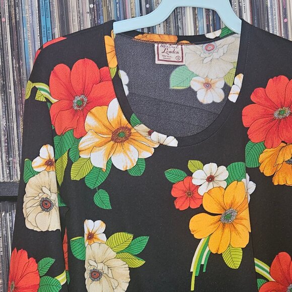 Michael London of Montreal Vintage 1970's Large Floral Top - Picture 3 of 5